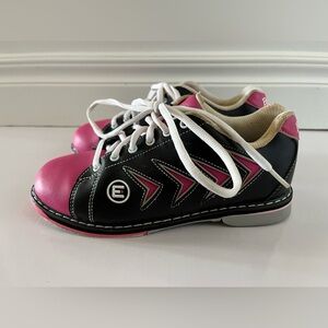 Etonic Women’s Size 6.5 Pink and Black Lace Up Bowling Shoes 6 1/2